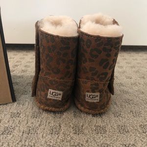 Leopard baby ugg boots